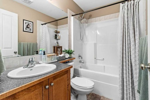 13 Kanten Close, Red Deer, AB - Indoor Photo Showing Bathroom