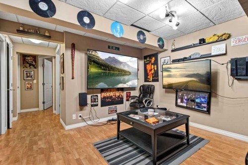 13 Kanten Close, Red Deer, AB - Indoor Photo Showing Other Room