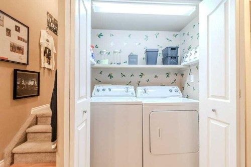 13 Kanten Close, Red Deer, AB - Indoor Photo Showing Laundry Room