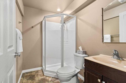 13 Kanten Close, Red Deer, AB - Indoor Photo Showing Bathroom