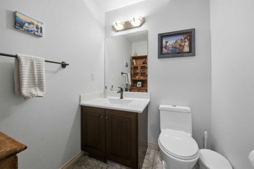 25 Gilbert Crescent, Red Deer, AB - Indoor Photo Showing Bathroom