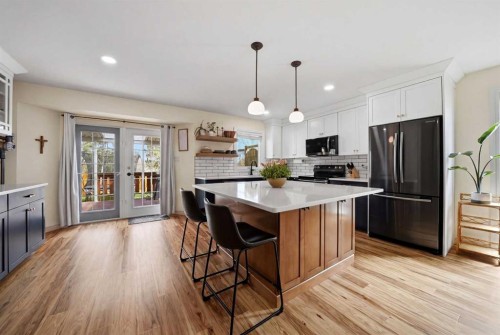 25 Gilbert Crescent, Red Deer, AB - Indoor Photo Showing Kitchen With Stainless Steel Kitchen With Upgraded Kitchen