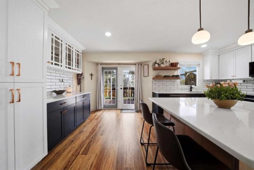 25 Gilbert Crescent, Red Deer, AB - Indoor Photo Showing Kitchen