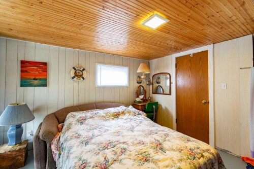 44 Lakeview Avenue, White Sands, AB 