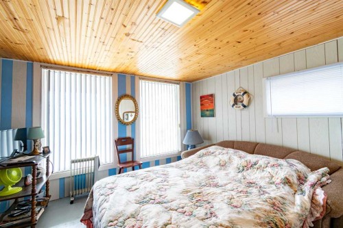44 Lakeview Avenue, White Sands, AB 