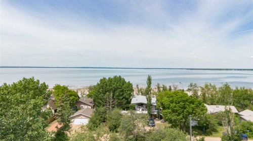 44 Lakeview Avenue, White Sands, AB 