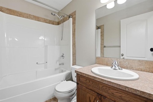 84 Vickers Close, Red Deer, AB - Indoor Photo Showing Bathroom