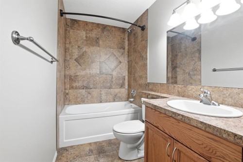 84 Vickers Close, Red Deer, AB - Indoor Photo Showing Bathroom