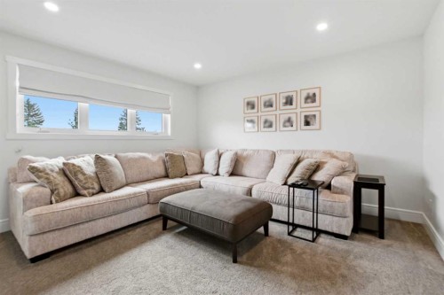 223 Ellington Crescent, Red Deer, AB - Indoor Photo Showing Living Room