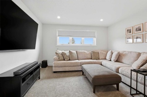 223 Ellington Crescent, Red Deer, AB - Indoor Photo Showing Living Room