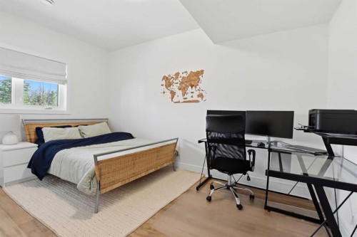 223 Ellington Crescent, Red Deer, AB - Indoor Photo Showing Other Room