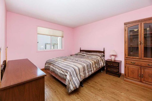 61-2816 Botterill Crescent, Red Deer, AB - Indoor Photo Showing Bedroom
