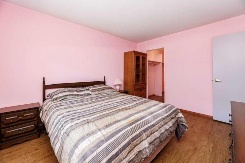 61-2816 Botterill Crescent, Red Deer, AB - Indoor Photo Showing Bedroom
