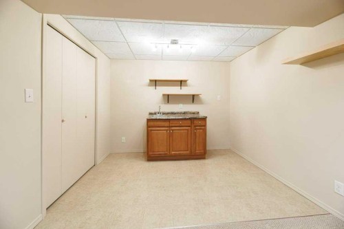 61-2816 Botterill Crescent, Red Deer, AB - Indoor Photo Showing Other Room