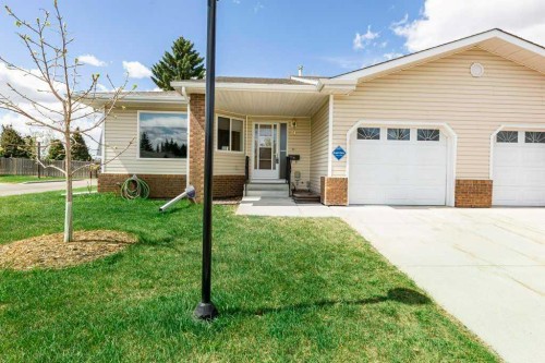 61-2816 Botterill Crescent, Red Deer, AB - Outdoor