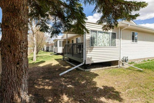 61-2816 Botterill Crescent, Red Deer, AB - Outdoor