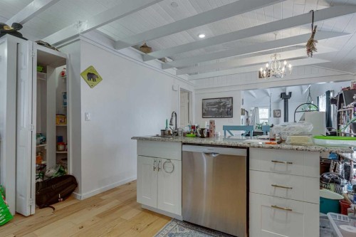 4212 C + E Trail, Lacombe, AB - Indoor Photo Showing Kitchen