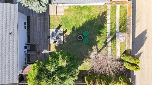 35 Ray Avenue, Red Deer, AB - Outdoor