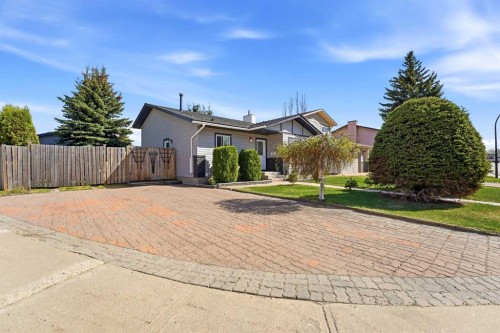 35 Ray Avenue, Red Deer, AB - Outdoor