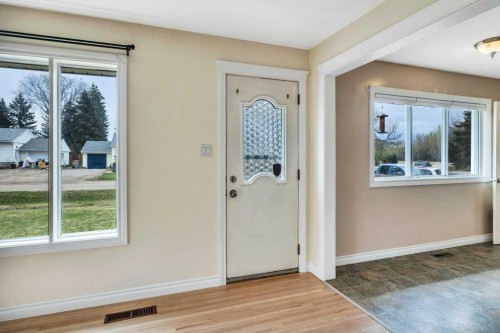 4809 32 Street, Mulhurst Bay, AB - Indoor