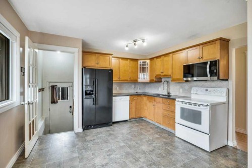 4809 32 Street, Mulhurst Bay, AB - Indoor Photo Showing Kitchen