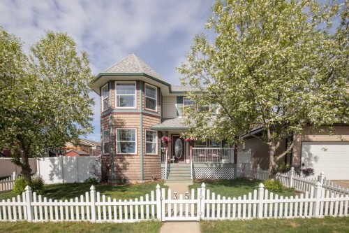 35 Taylor Drive  Lacombe, AB T4L 2N9