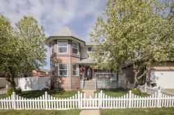 35 Taylor Drive Lacombe, AB T4L 2N9