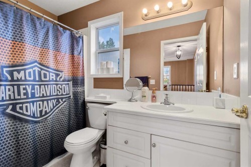5509 Panorama Drive, Blackfalds, AB - Indoor Photo Showing Bathroom