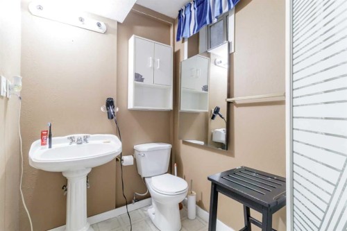 5509 Panorama Drive, Blackfalds, AB - Indoor Photo Showing Bathroom