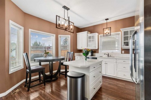 5509 Panorama Drive, Blackfalds, AB - Indoor Photo Showing Dining Room