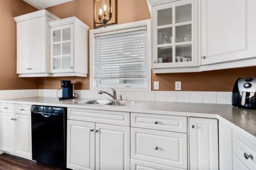 5509 Panorama Drive, Blackfalds, AB - Indoor Photo Showing Kitchen With Double Sink