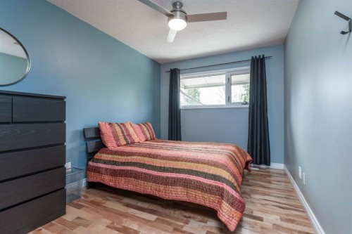 10812 52 Avenue Nw, Edmonton, AB - Indoor Photo Showing Bedroom