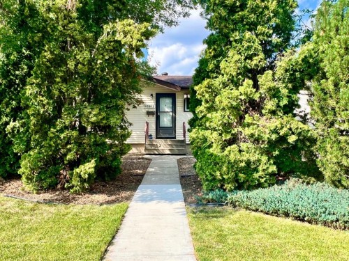 10812 52 Avenue Nw, Edmonton, AB - Outdoor