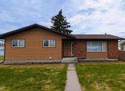 5411 51 Avenue  Rocky Mountain House, AB T4T 1E8