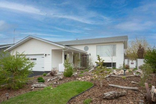 5304 37A Street  Innisfail, AB T4G 1E5