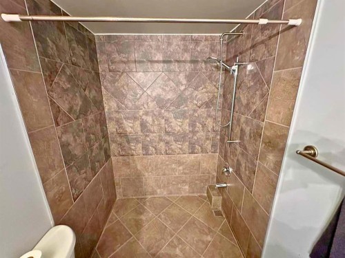 102-7031 Gray Drive, Red Deer, AB 