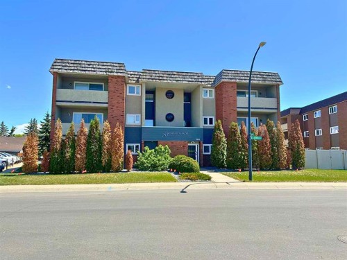 102-7031 Gray Drive, Red Deer, AB 