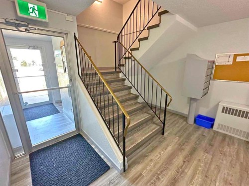 102-7031 Gray Drive, Red Deer, AB 