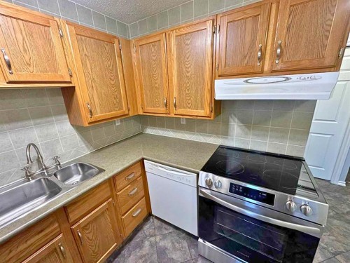 102-7031 Gray Drive, Red Deer, AB 