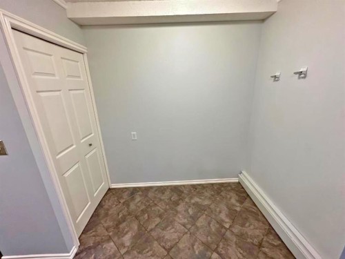 102-7031 Gray Drive, Red Deer, AB 