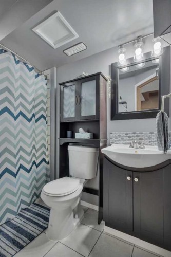 4344 60A Avenue Crescent, Innisfail, AB - Indoor Photo Showing Bathroom