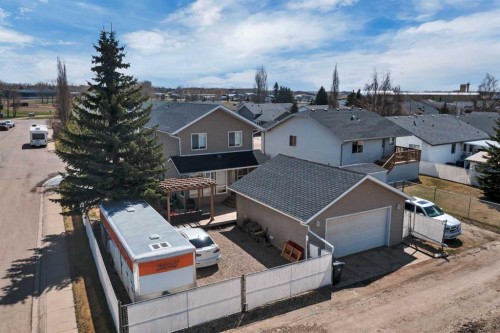 4344 60A Avenue Crescent, Innisfail, AB - Outdoor