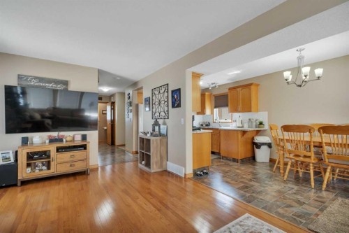 4344 60A Avenue Crescent, Innisfail, AB - Indoor
