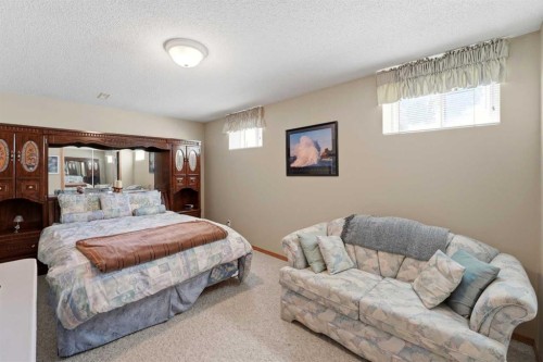 74 Donnelly Crescent, Red Deer, AB - Indoor Photo Showing Bedroom