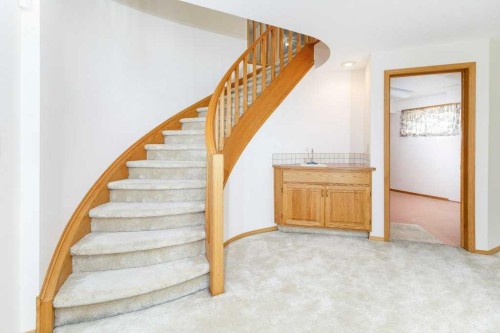 11-4700 Fountain Drive, Red Deer, AB - Indoor Photo Showing Other Room