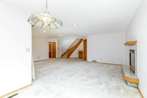 11-4700 Fountain Drive, Red Deer, AB - Indoor Photo Showing Other Room