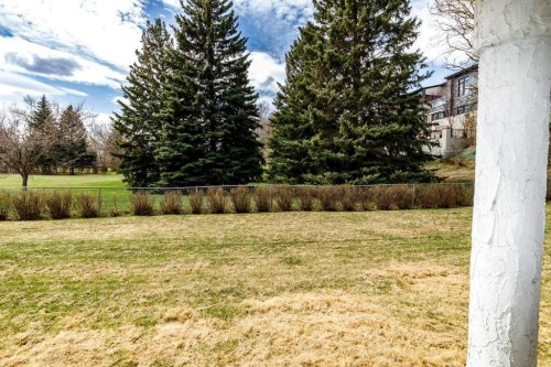 11-4700 Fountain Drive, Red Deer, AB - Outdoor