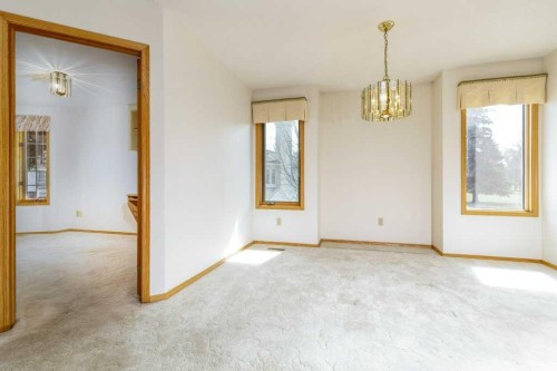 11-4700 Fountain Drive, Red Deer, AB - Indoor Photo Showing Other Room