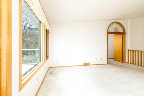 11-4700 Fountain Drive, Red Deer, AB - Indoor Photo Showing Other Room
