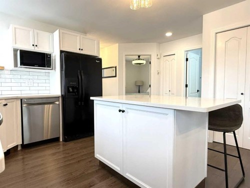 306-5220 50A Avenue, Sylvan Lake, AB 